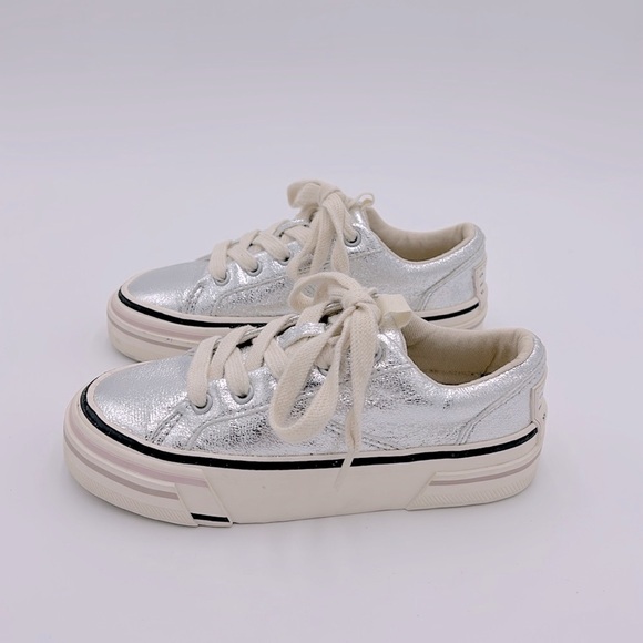 COPY - Zara Girls Metallic Silver Sneakers Size Eu 29/ US 10.5 - Picture 2 of 6